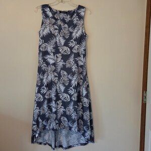 Sleeveless Summer dress with cute hi-low hemline.